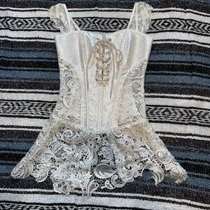Saloon Pearl White Corset